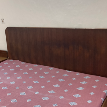 Bedroom in 2.5 BHK Apartment at Park View Apartments Noida, Sector 29 – for Rent