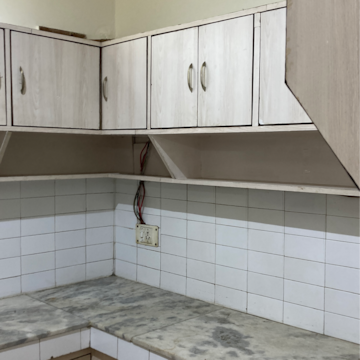 Balcony in 2.5 BHK Apartment at Park View Apartments Noida, Sector 29 – for Rent