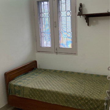 Bedroom in 2.5 BHK Apartment at Park View Apartments Noida, Sector 29 – for Rent