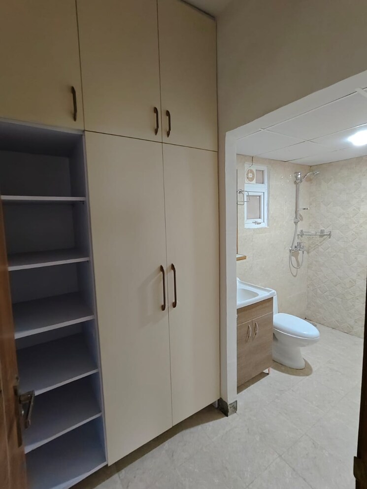 Master Bedroom, tulip-yellow 3 Bedroom 1704 Sq.Ft. Apartment In Sector 69 Gurgaon 8918303