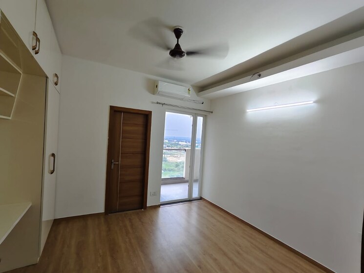 Room, tulip-yellow 3 Bedroom 1704 Sq.Ft. Apartment In Sector 69 Gurgaon 8918303