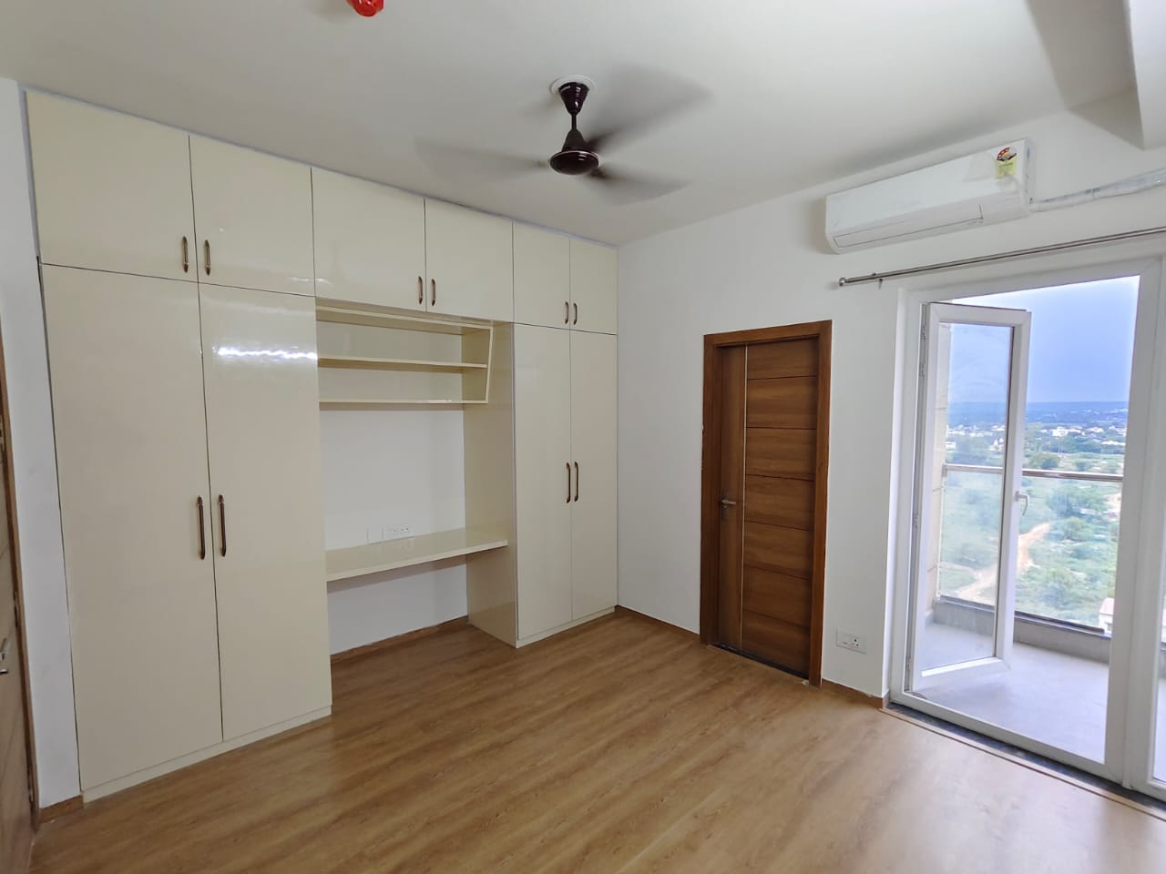 3 BHK Apartment For Rent in Tulip Yellow