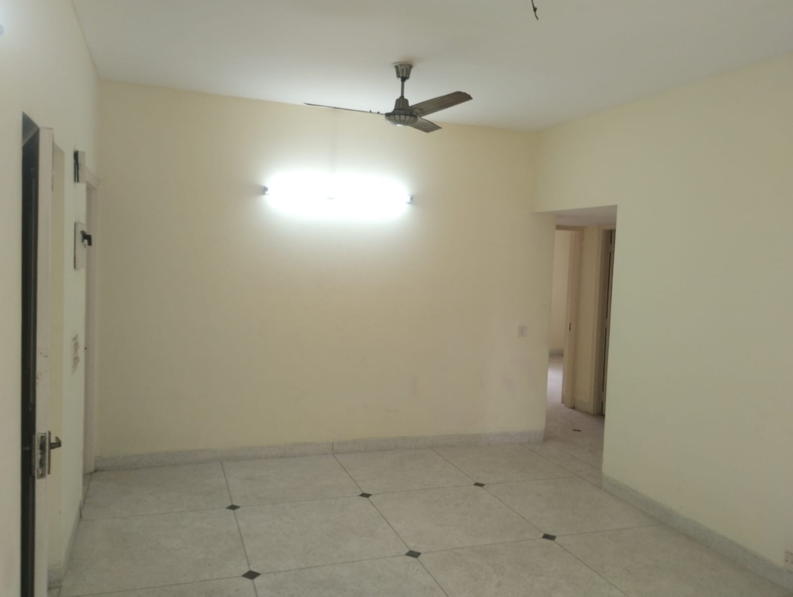 2.5 BHK Builder Floor For Sale in Unitech Arcadia