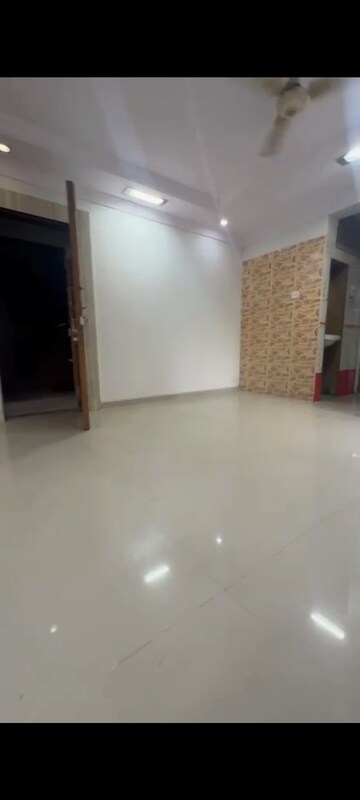 Room in 2 BHK Builder Floor at Shanti Gardens , Mira Road – for Rent
