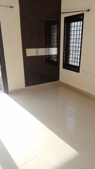 Room in 3 BHK Apartment at RPS Savana, Sector 88 – for Rent