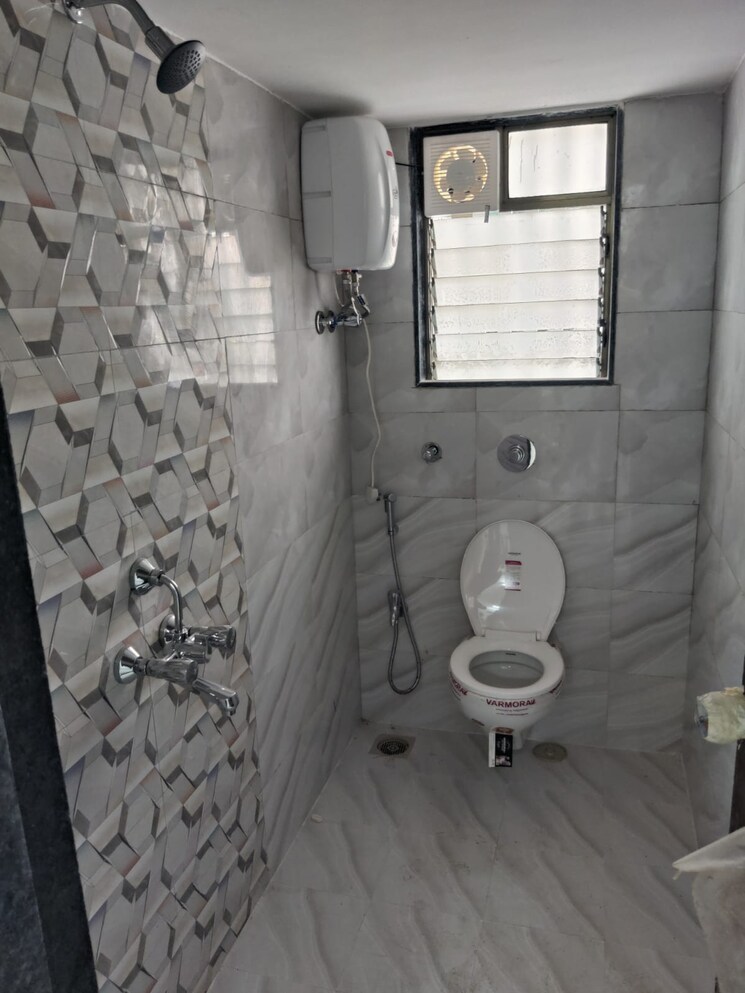 Bathroom, borivali west 1 Bedroom 400 Sq.Ft. Apartment In Borivali West Mumbai 8918258