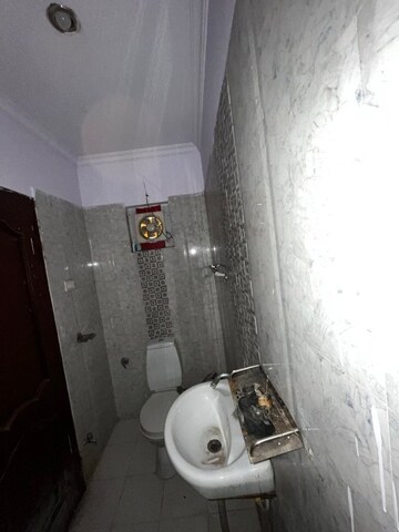 Bathroom in 3 BHK Apartment at Niralanagar – for Rent