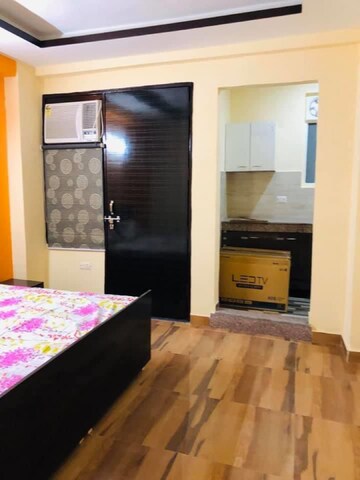 Bedroom in 1.5 BHK Builder Floor at DLF Pink Town House, Dlf City Phase 3 – for Rent