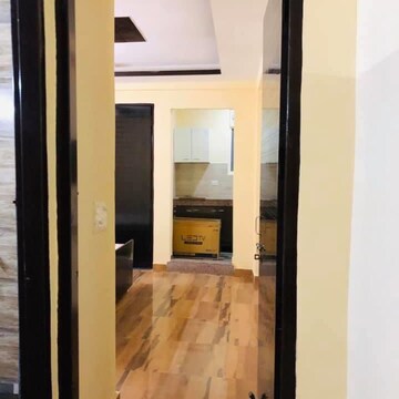 Bathroom in 1.5 BHK Builder Floor at DLF Pink Town House, Dlf City Phase 3 – for Rent