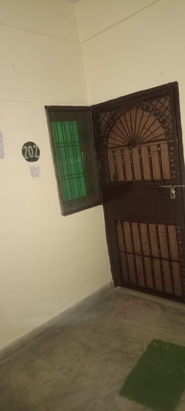 Room in 2 BHK Apartment at Shanti Devi Apartments, Jankipuram – for Rent