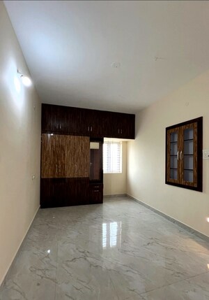 Room in 3 BHK Apartment at Pooja Building, Dadar West – for Sale