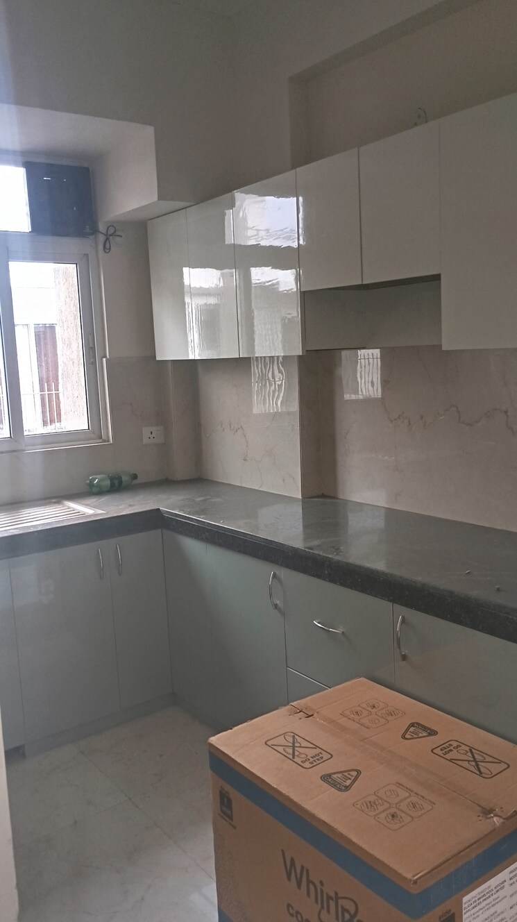 Kitchen, smart-world-gems 2.5 Bedroom 1103 Sq.Ft. Builder Floor In Sector 89 Gurgaon 8918366