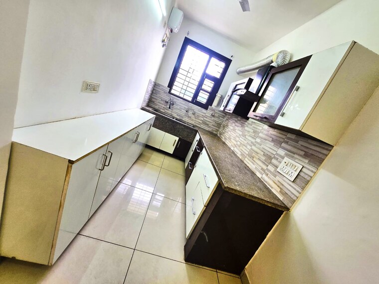 Kitchen, dhakoli 3 Bedroom 125 Sq.Yd. Apartment In Dhakoli Zirakpur 8918378