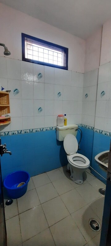 Master Bedroom in 2 BHK Builder Floor at Sector 46 – for Rent