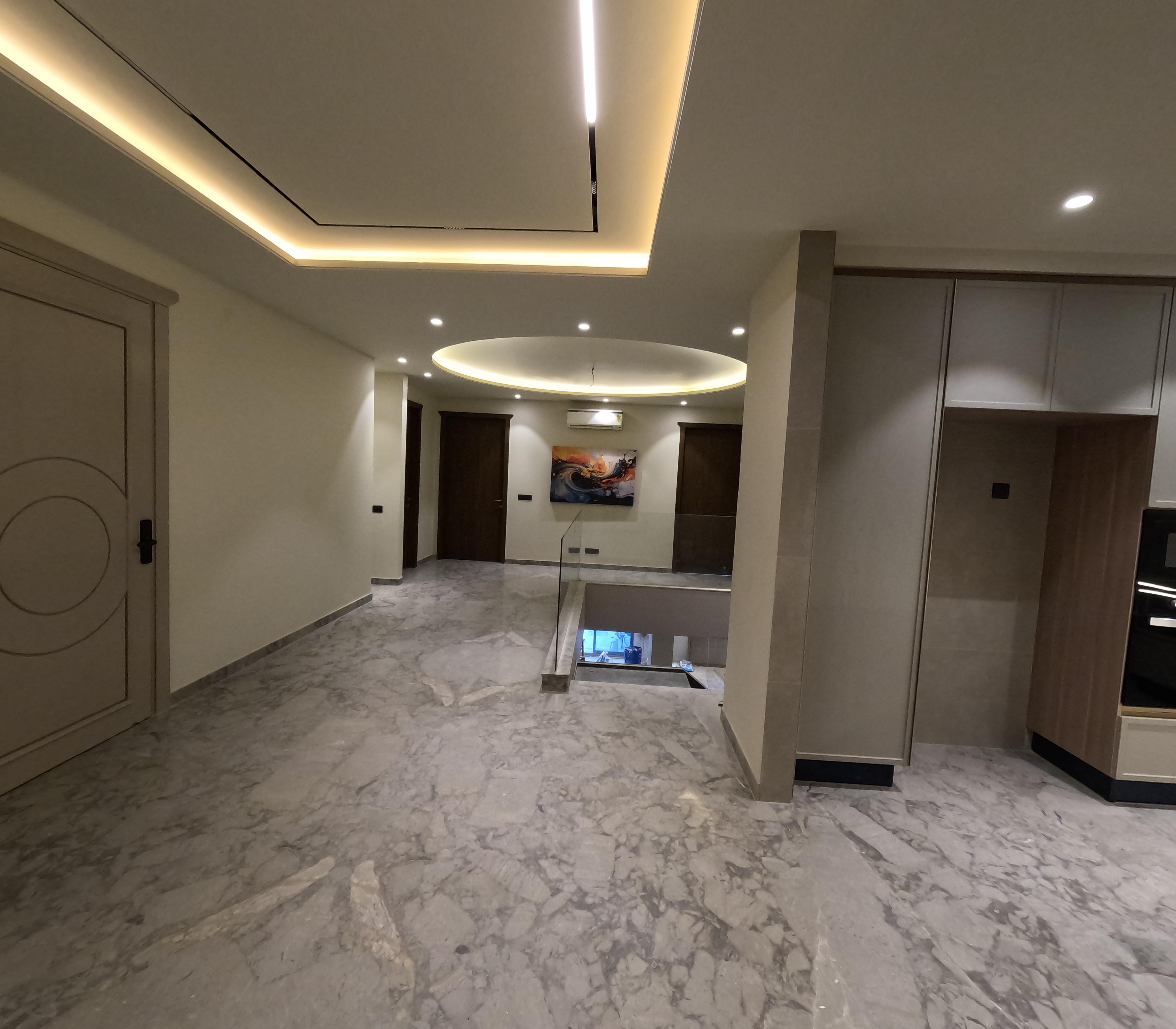 5 BHK + Servant Room,Study Room Builder Floor For Rent in Sushant LoK-1 B Block 