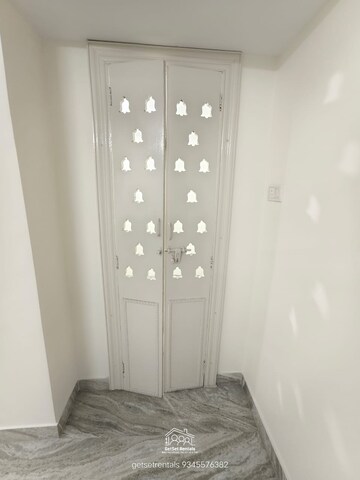 Building Lobby in 1 BHK Builder Floor at Hsr Layout Sector 3 – for Rent