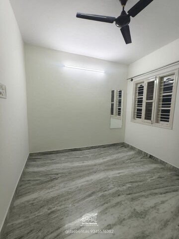 Room in 1 BHK Builder Floor at Hsr Layout Sector 3 – for Rent