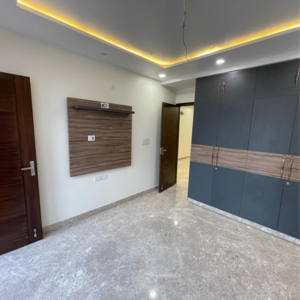 Room in 3 BHK Apartment at Pitampura – for Sale