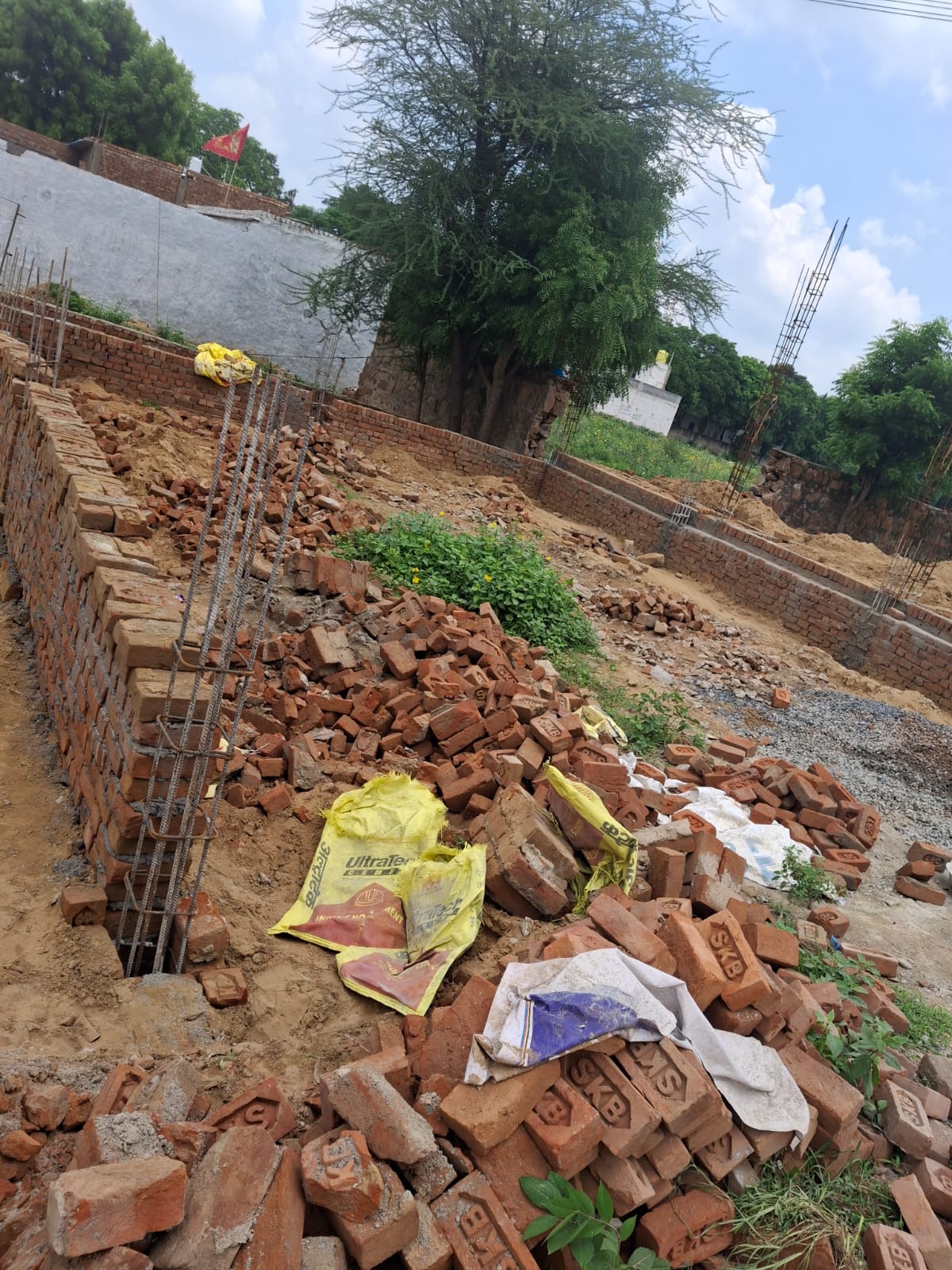 Plot For Sale in Bhondsi