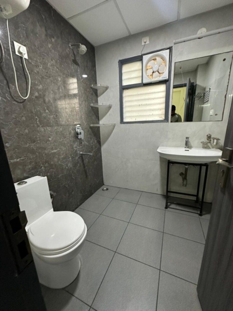 Bathroom, mvl-ipark 2 Bedroom 1000 Sq.Ft. Builder Floor In Sector 15 Gurgaon 8918447