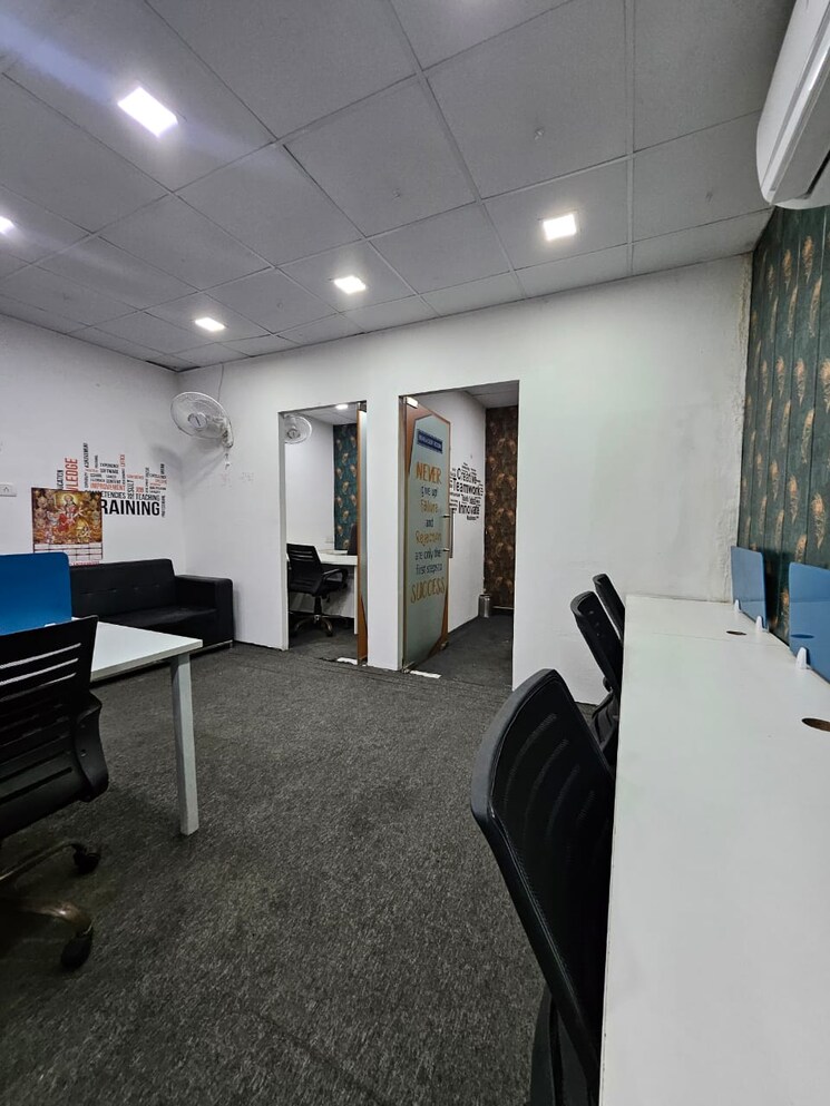 Team Area, alphathum Commercial Office Space 850 Sq.Ft. In Sector 90 Noida 8918445