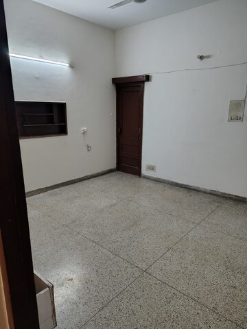 Room in 2 BHK Builder Floor at Sector 15 – for Rent