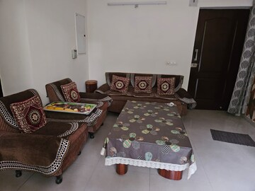 Living Room in 2 BHK Apartment at Unitech Uniworld Gardens, Sector 47 – for Rent
