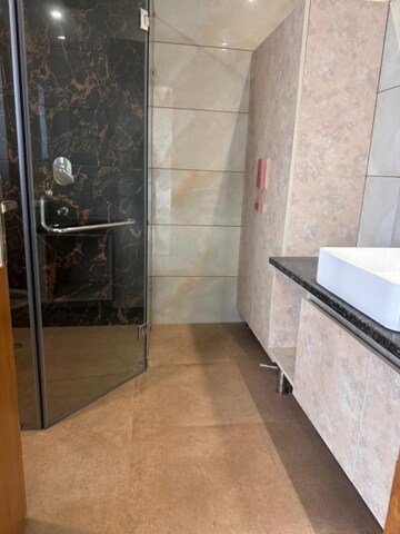 Balcony in 3 BHK Builder Floor at Saurabh Niwas, Sector 40 – for Rent