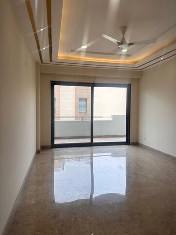 Room in 3 BHK Builder Floor at Saurabh Niwas, Sector 40 – for Rent