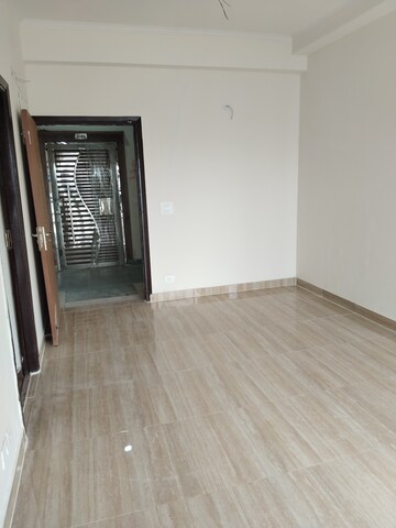 Room in 2 BHK Apartment at Amrapali Terrace Homes, Tech Zone 4 Greater Noida – for Rent