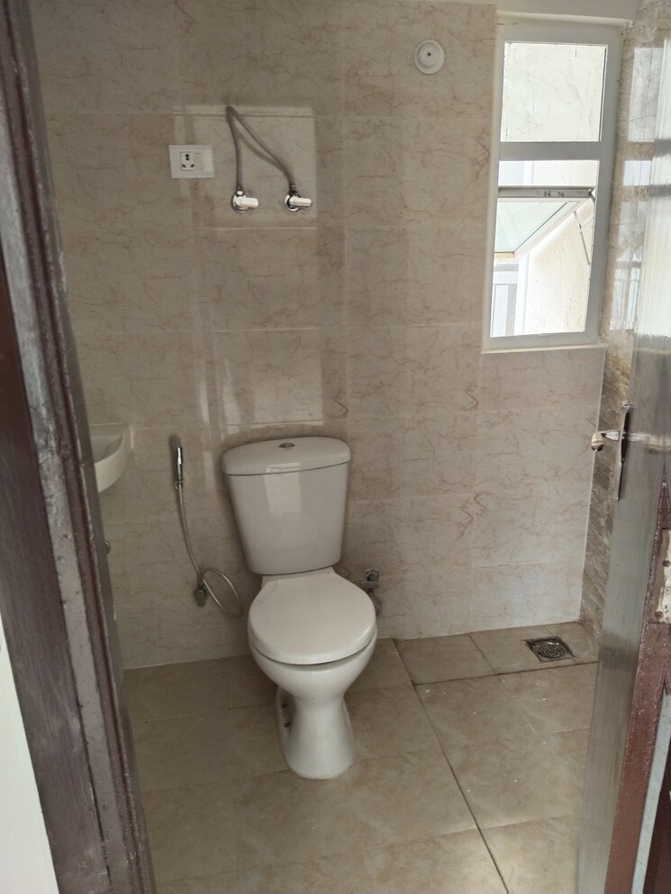 Bathroom, amrapali-terrace-homes 2 Bedroom 885 Sq.Ft. Apartment In Tech Zone 4 Greater Noida Greater Noida 8918525