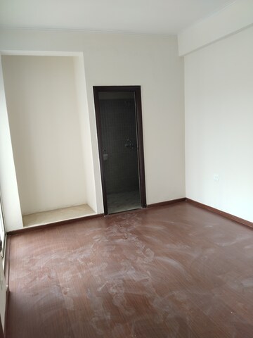 Room in 2 BHK Apartment at Amrapali Terrace Homes, Tech Zone 4 Greater Noida – for Rent