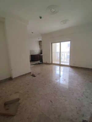 Room in 3 BHK Apartment at Amrapali Terrace Homes, Tech Zone 4 Greater Noida – for Sale