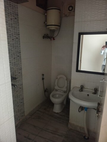 Bathroom in 2 BHK Builder Floor at MVL IPark, Sector 15 – for Rent