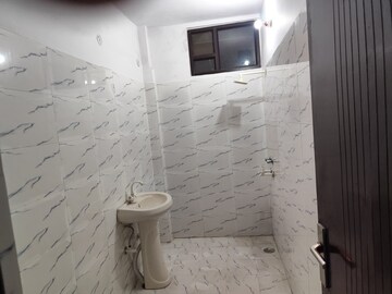 Bathroom in 3 BHK Builder Floor at RWA Apartments Sector 50, Sector 50 – for Rent