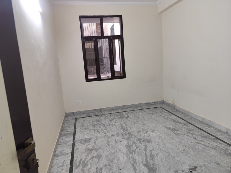 Room, rwa-apartments-sector-50 3 Bedroom 250 Sq.Mt. Builder Floor In Sector 50 Noida 8918549