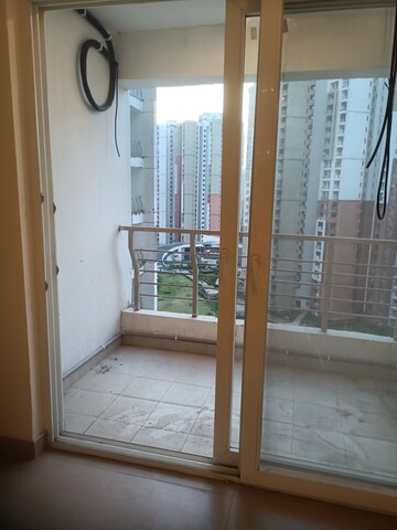 Room in 4 BHK Apartment at Lotus Panache, Sector 110 – for Rent