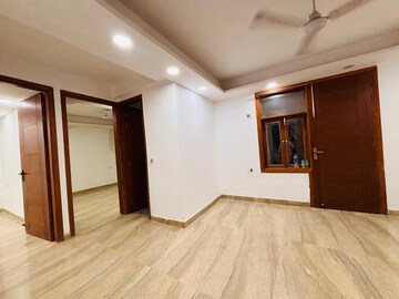 Room in 3 BHK Builder Floor at Saket – for Rent
