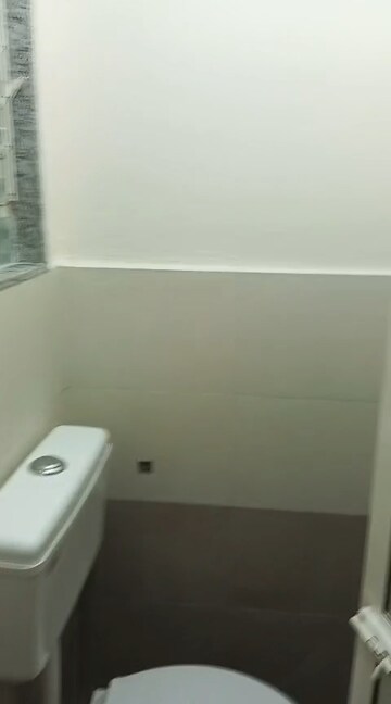 Furnished Amenities in 1 BHK Apartment at Shraddha Shivkunj, Jogeshwari East – for Rent