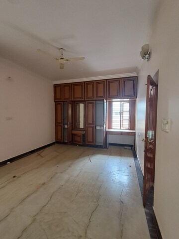 Room in 3 BHK Independent House at Hsr Layout – for Rent