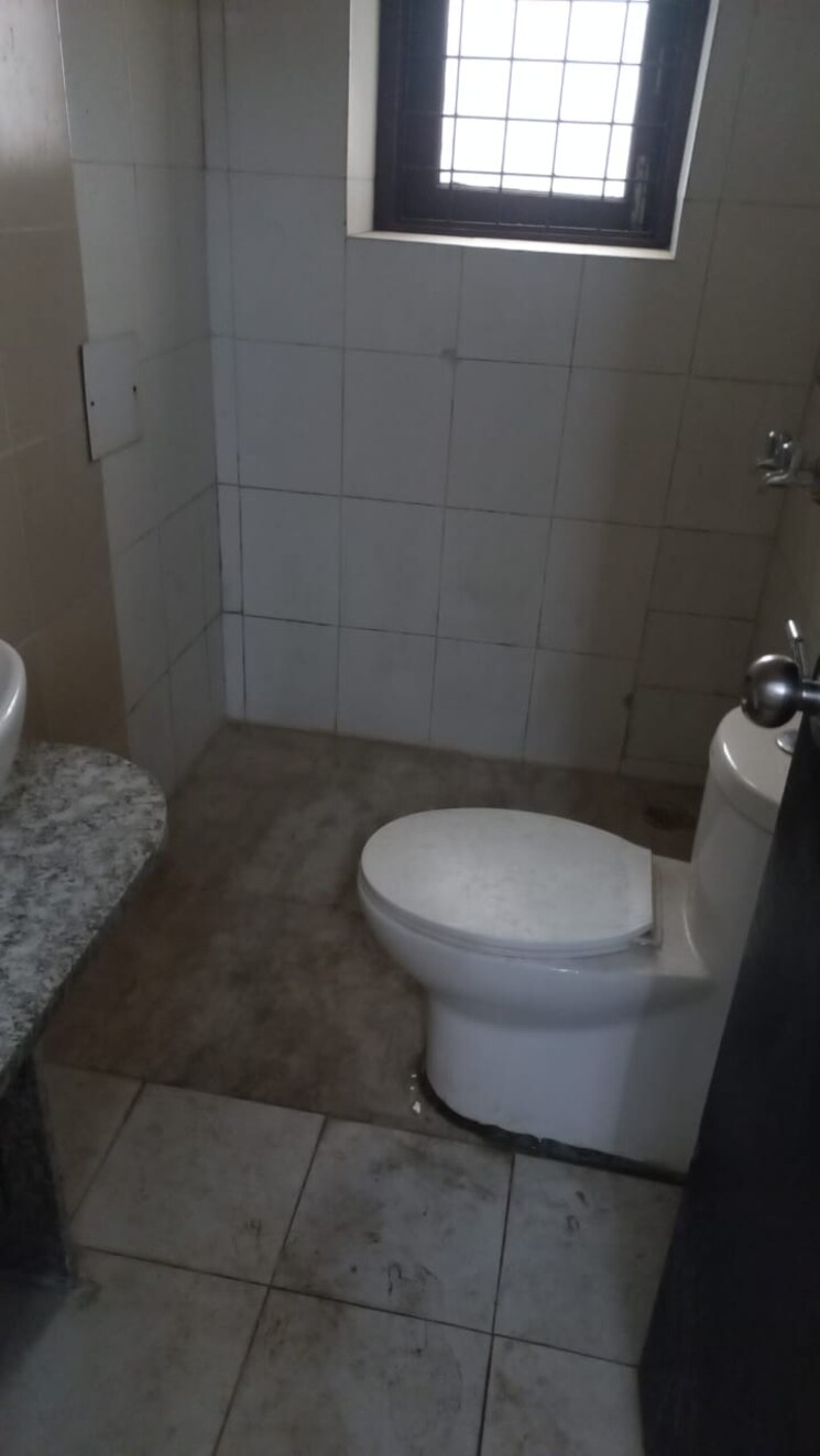 Bathroom, ansal-sushant-lok-i 1 Bedroom 60 Sq.Yd. Builder Floor In Sector 43 Gurgaon 8918627