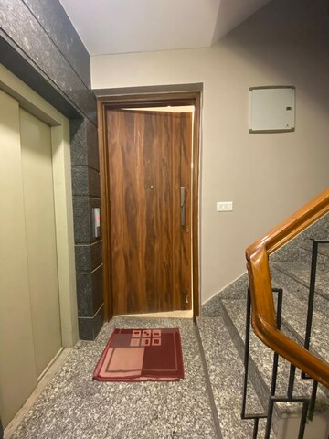 Furnished Amenities in 4 BHK Villa at Dlf Phase iv – for Rent