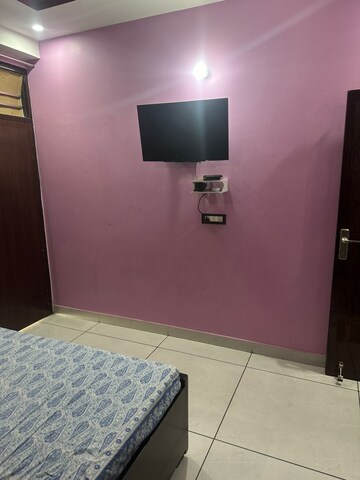 Bedroom in 3 BHK Apartment at DLF Star Mall, Sector 30 – for Rent