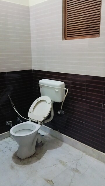 Bathroom in 2 BHK Builder Floor at Sector 31 – for Rent