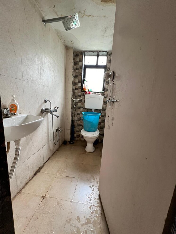 Bathroom, sukhwani-classic 2 Bedroom 1000 Sq.Ft. Apartment In Koregaon Park Pune 8918700