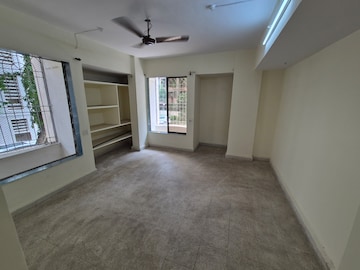 Room in 3.5 BHK Apartment at Kharghar – for Sale