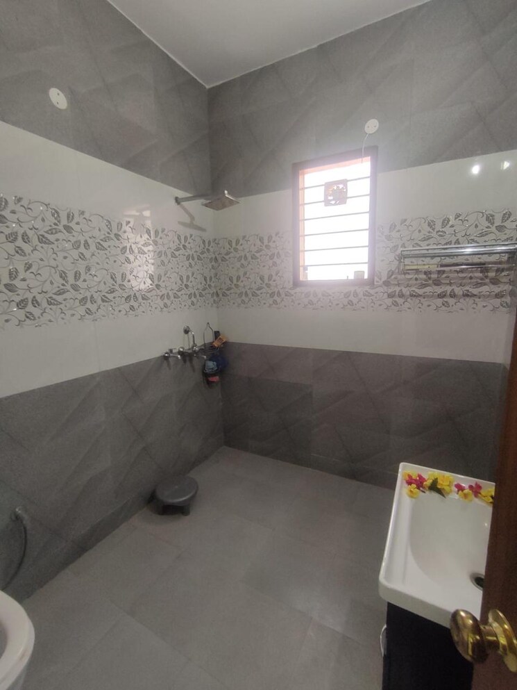 Bathroom, sector 85 6 Bedroom 200 Sq.Yd. Villa In Sector 85 Mohali 8918729