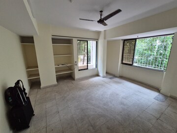 Room in 3.5 BHK Apartment at Kharghar – for Sale