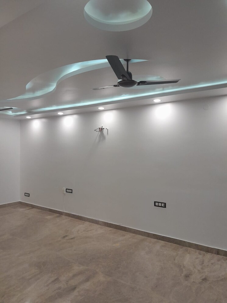 Room, sector 47 3 Bedroom 1700 Sq.Ft. Builder Floor In Sector 47 Gurgaon 8918699