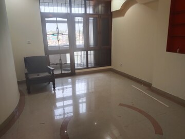 Room in 3 BHK Apartment at Sector 21c – for Rent